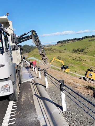 earthmovers in auckland 1